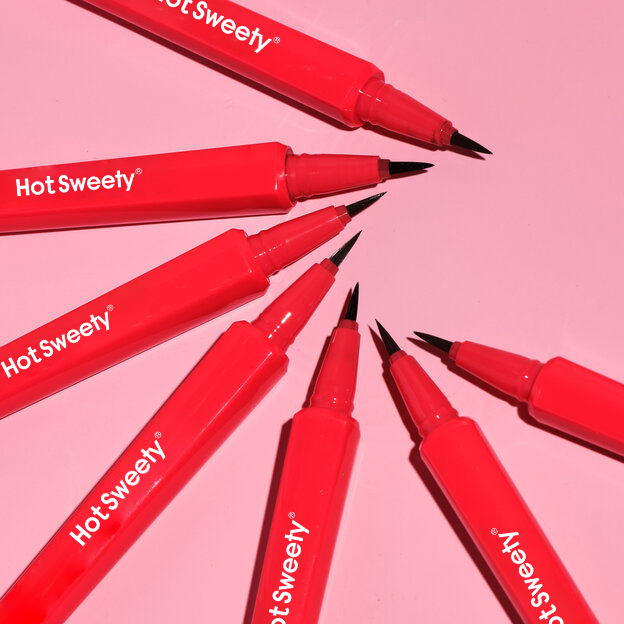 Introducing the Revolutionary Extremely Fine Eyeliner